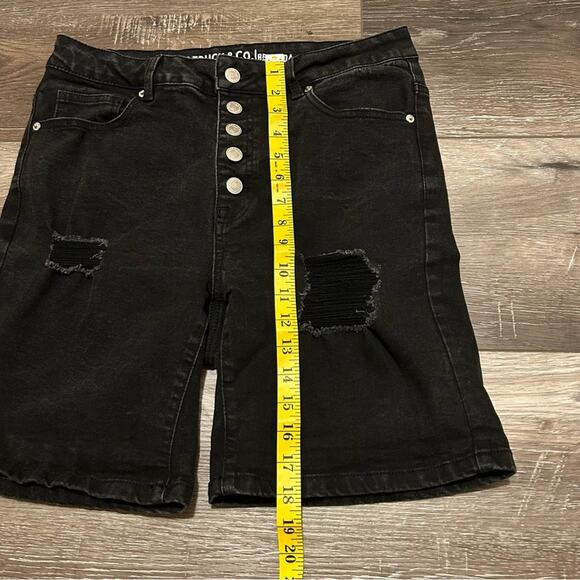 Sears Roebuck & Co. Women's Black Bermuda Shorts Size 12 - Picture 4 of 7